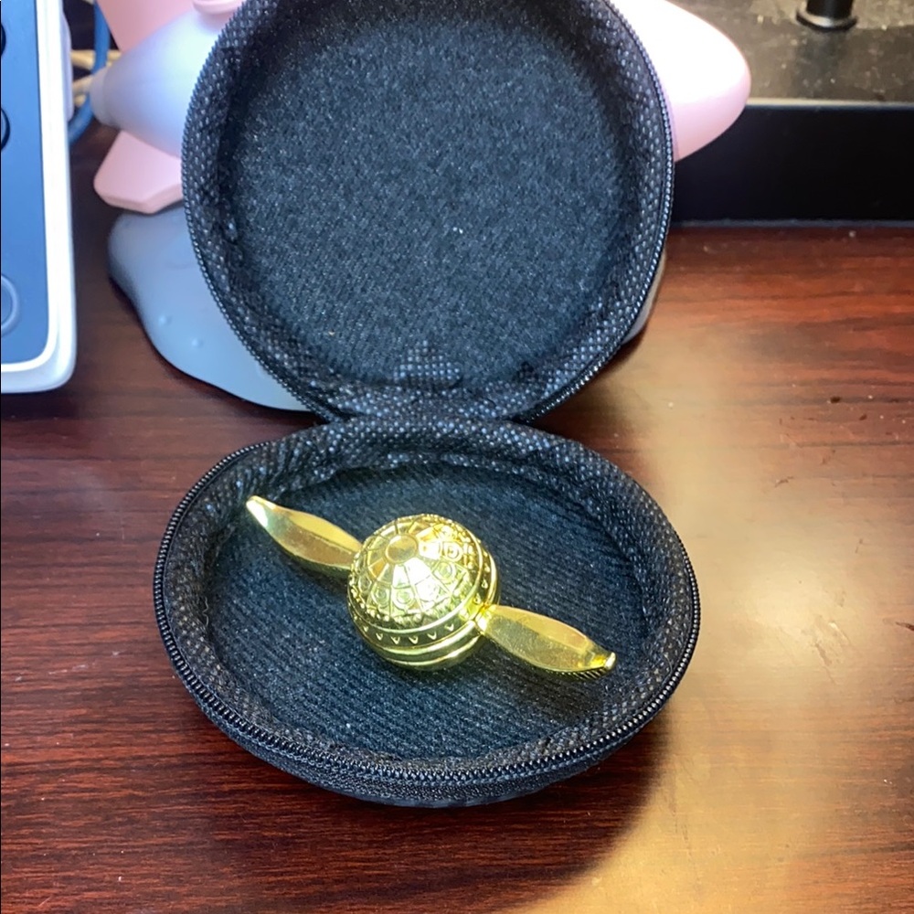 Elegant Gold-Toned fidget Spinner  Piece Harry Potter Golden Snitch with case